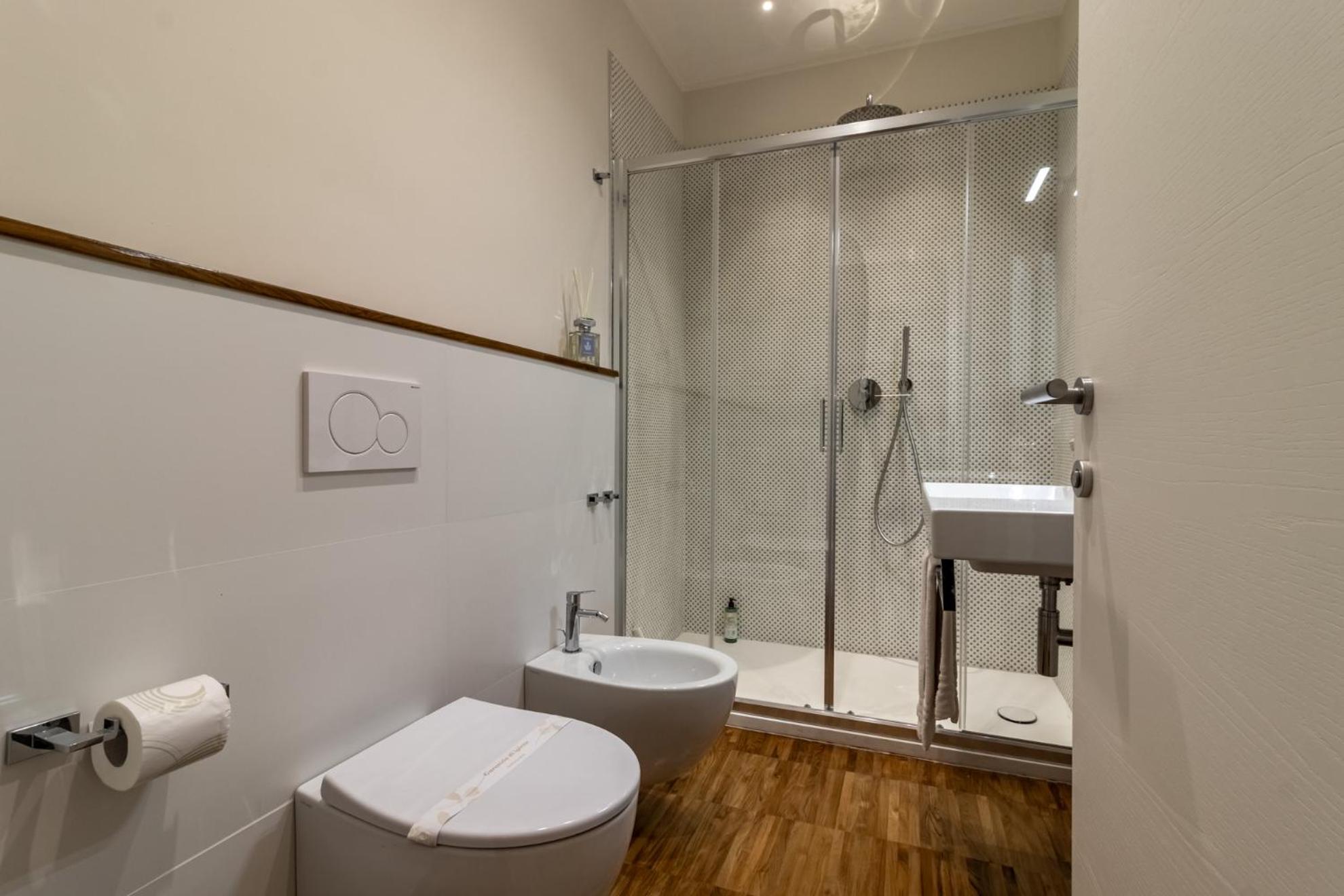 Il Faro Luxury Rooms & Lounge 斯培西亚 外观 照片