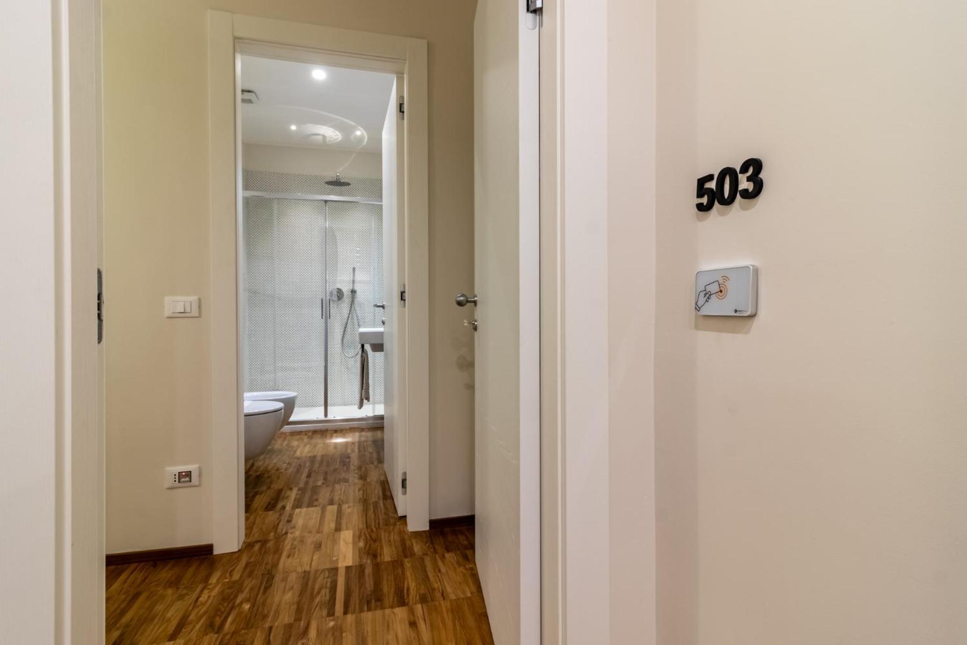 Il Faro Luxury Rooms & Lounge 斯培西亚 外观 照片