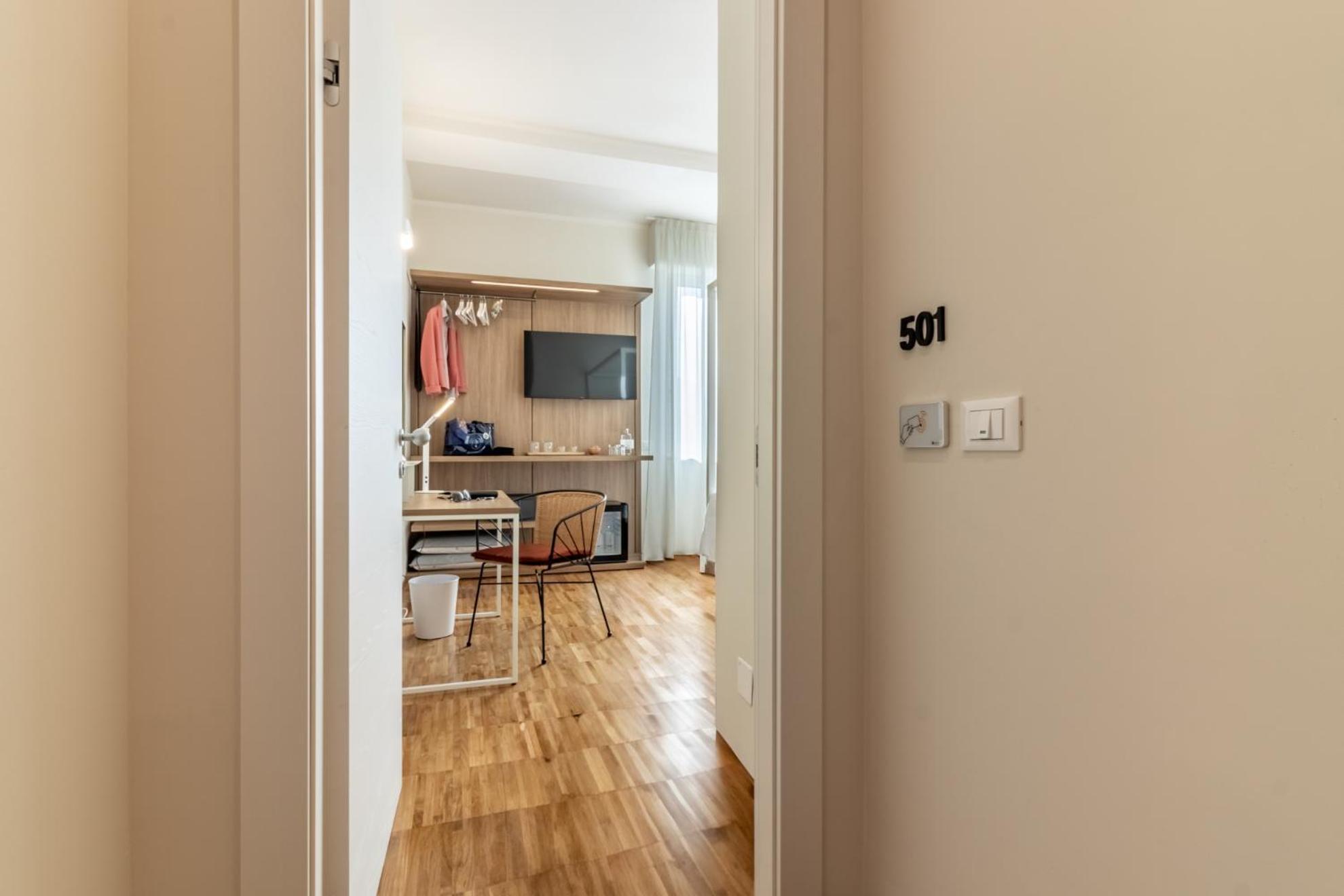 Il Faro Luxury Rooms & Lounge 斯培西亚 外观 照片