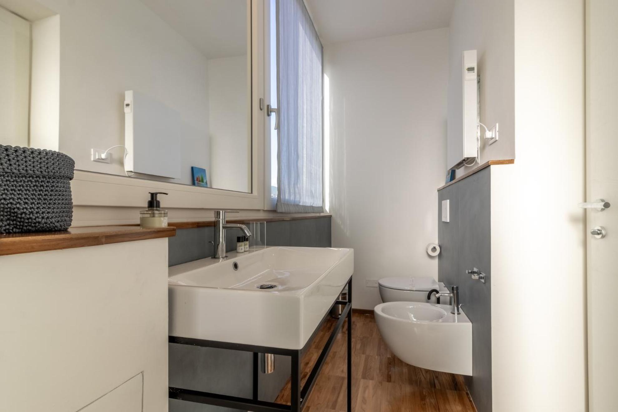 Il Faro Luxury Rooms & Lounge 斯培西亚 外观 照片